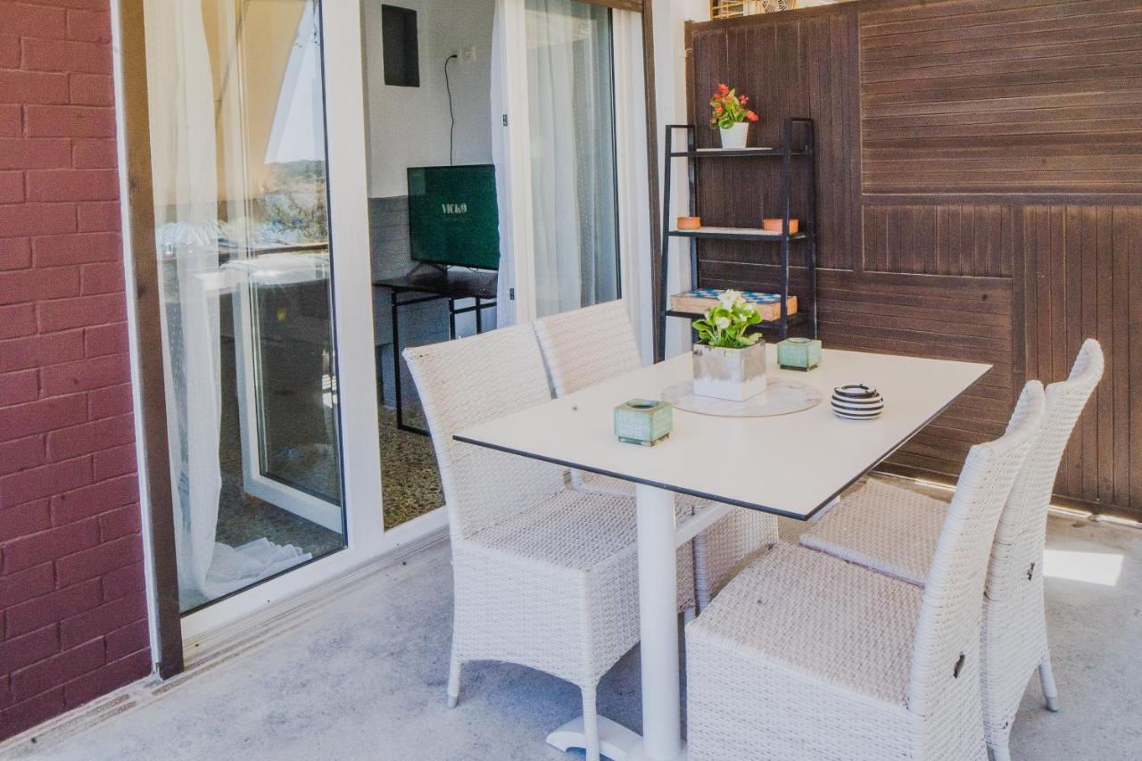 Green Apartment Ground Floor Feel Like Home Properties Saronida Екстериор снимка