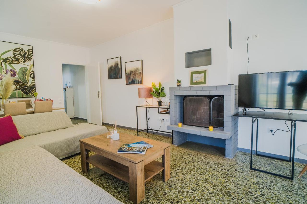 Green Apartment Ground Floor Feel Like Home Properties Saronida Екстериор снимка