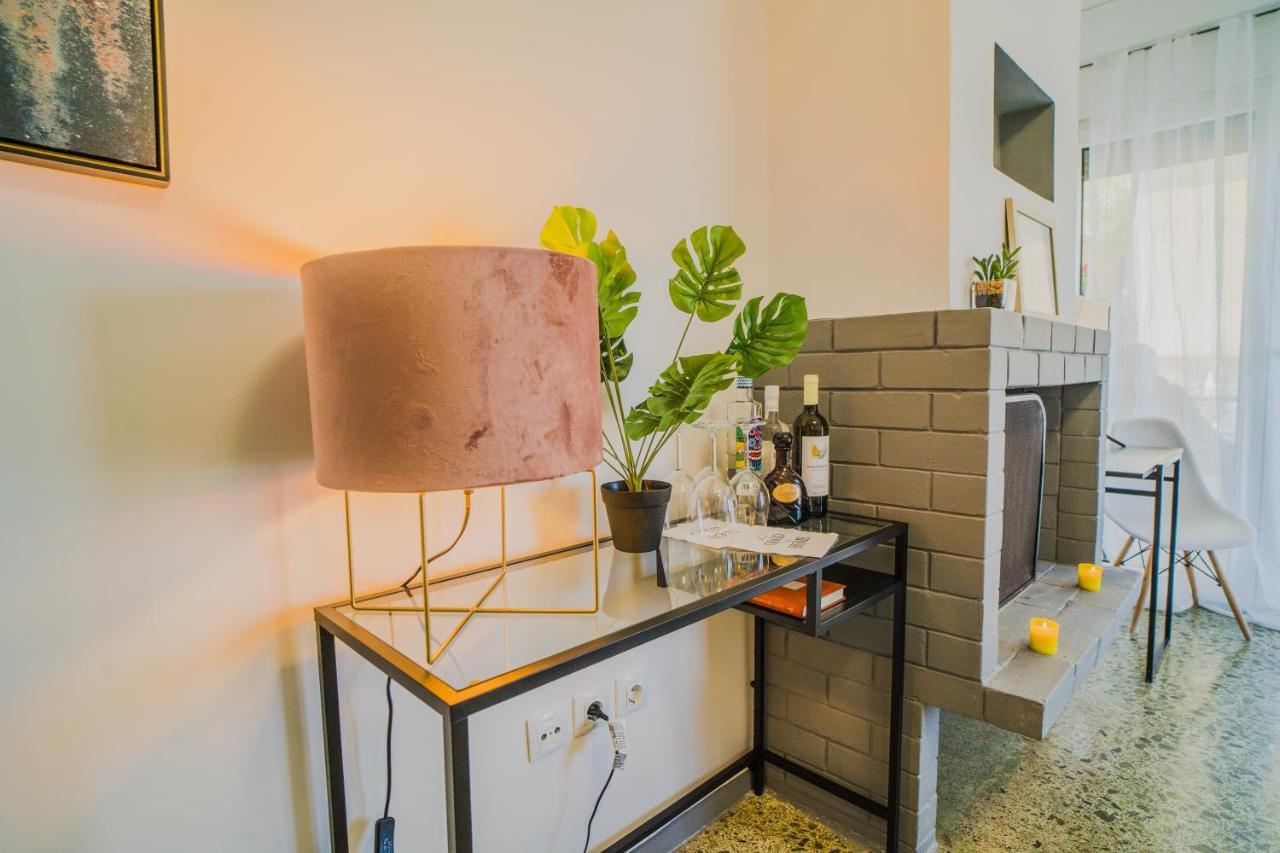 Green Apartment Ground Floor Feel Like Home Properties Saronida Екстериор снимка