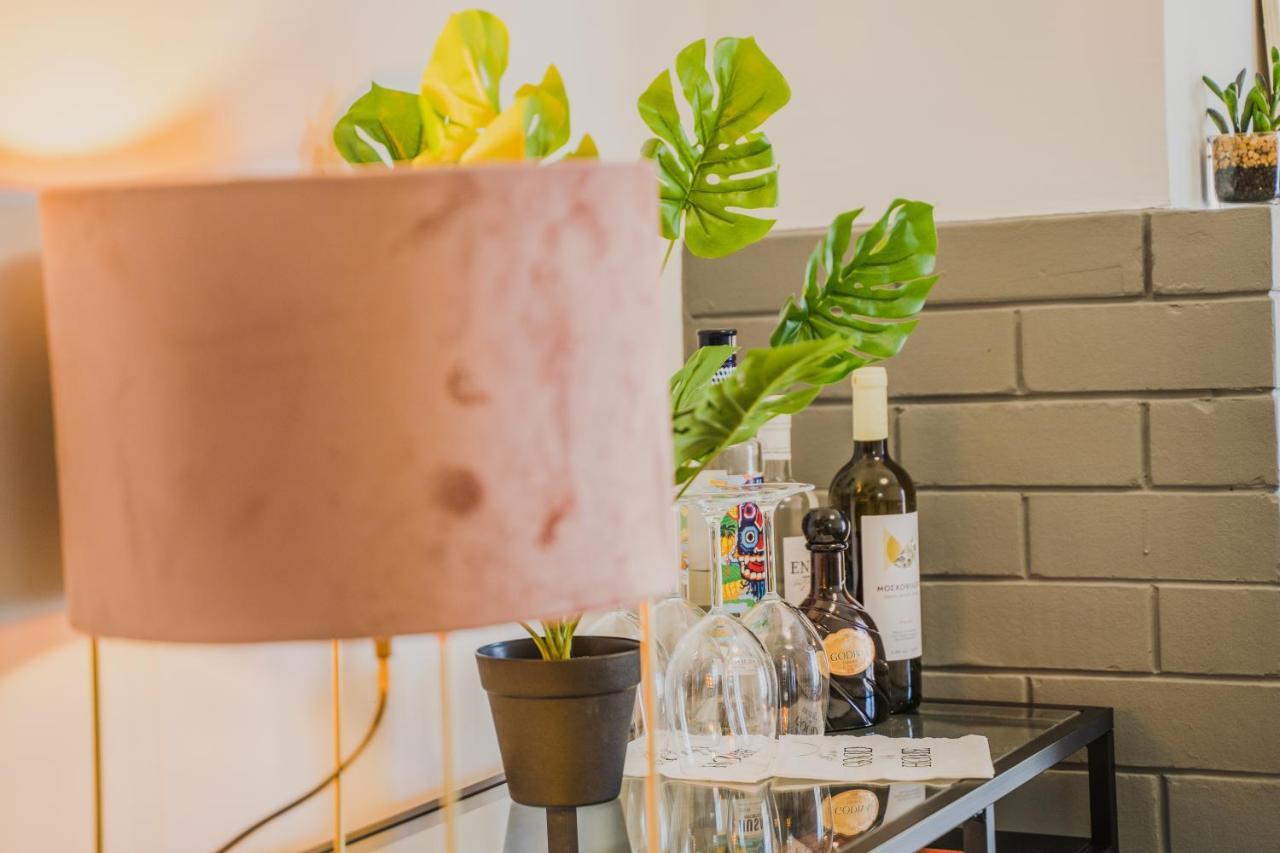 Green Apartment Ground Floor Feel Like Home Properties Saronida Екстериор снимка